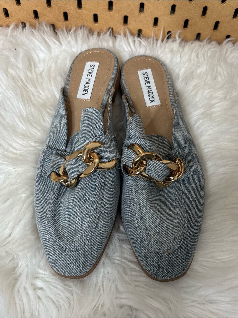 Steve Madden Light Denim Mules with Gold Chain Accent - Picture 2 of 7